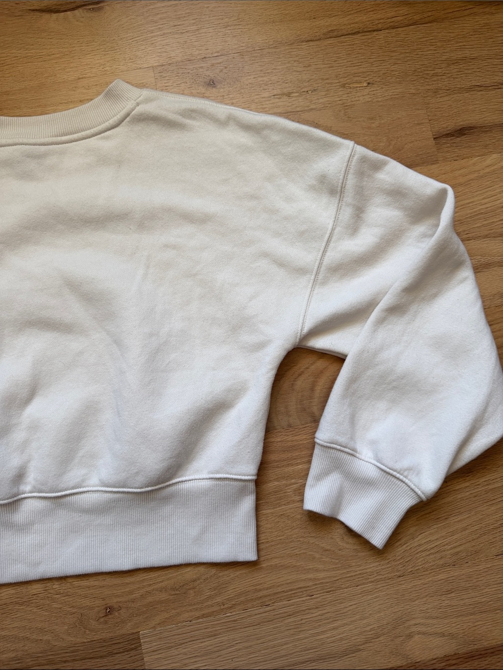 wild fable Cream/ Ecru Cropped Crewneck Sweatshirt Women's Size Medium - Picture 9 of 10